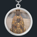 Madonna van Montserrat Black Madonna Spanje Zilver Vergulden Ketting<br><div class="desc">Madonna van Montserrat Black Madonna Virgin Mary - prints op verschillende materialen. Een geweldig cadeauidee om je huis op te helderen. Koop ook dit kunstwerk op telefoonzaken, kleding, mokken, kussens en meer. Poster en kunst Afdrukken op kleding en voor uw muur - verschillende achtergronden - geweldige afdrukken voor u persoonlijk...</div>