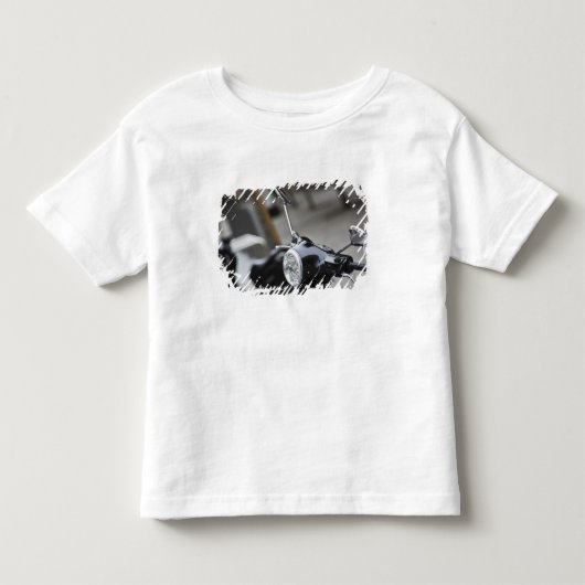Madrid, zwarte Vespa-scooter Kinder Shirts (Voorkant)