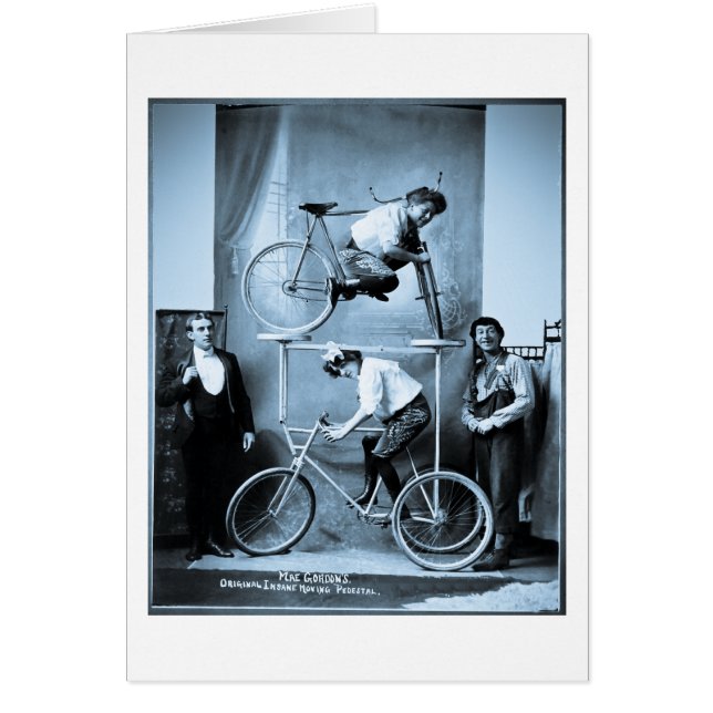 Mae Gordon's Original Insane Moving Pedestal (Voorkant)