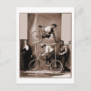 Mae Gordon's Original Insane Moving Pedestal Briefkaart