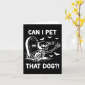 Mag ik die hond Halloween skelet aaien? Kaart (Gele Bloem)
