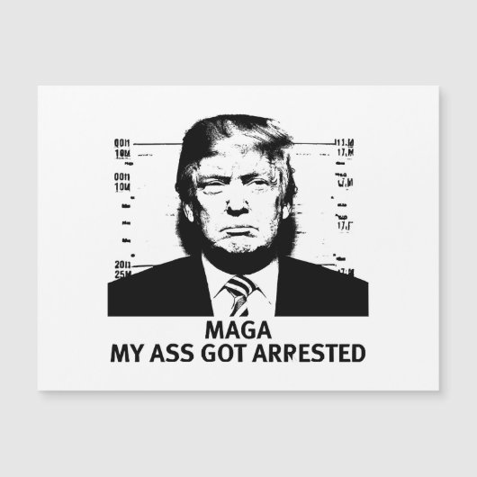 MAGA Aangeklaagd (Voorkant)