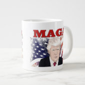 MAGA American Flag Trump red text Grote Koffiekop (Voorkant rechts)