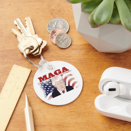 MAGA American Flag Trump red text Sleutelhanger (Bureau)