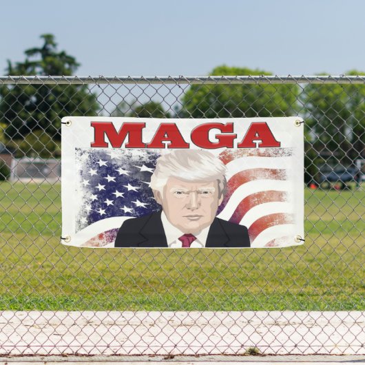 MAGA American Flag Trump red text Spandoek (Insitu)
