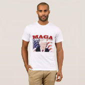 MAGA American Flag Trump red text T-shirt (Voorkant volledig)