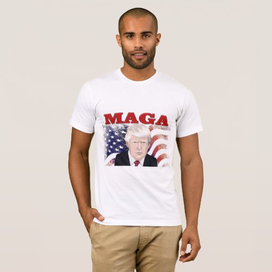 MAGA American Flag Trump red text T-shirt (Voorkant volledig)