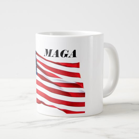 MAGA Flag Coffee Cup Grote Koffiekop (Voorkant rechts)