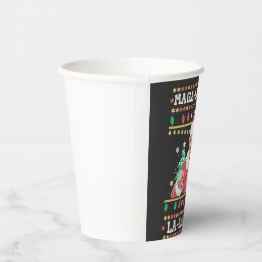 Maga La La La Trump kerstinhuldiging 47e Papieren Bekers (Rechts)