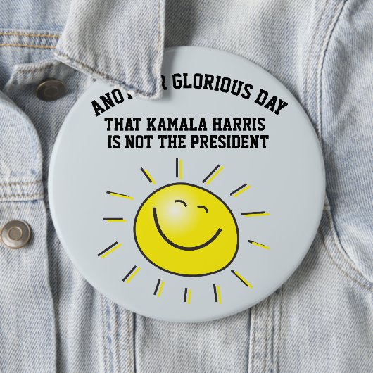 MAGA PATRIOT FUNNY ANTI-KAMALA GROTE Button (In situ)