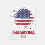 MAGADONIA 2024 FLEECE DEKEN (Voorkant)