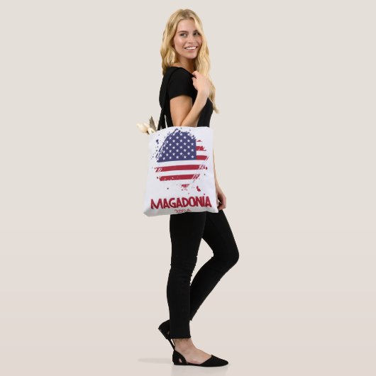 MAGADONIA 2024 TOTE BAG (Op model)