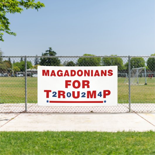 Magadonians voor Trump 2024 Red Blue Star Spandoek (Insitu)