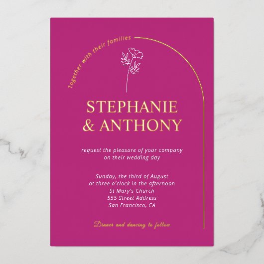 Magenta Arch Wildflower Wedding Moderne Folie Uitnodiging (Voorkant)