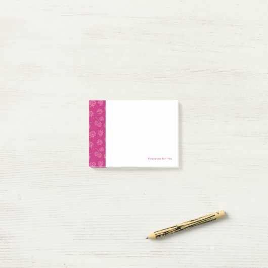 Magenta Berry Pattern Post-it® Notes (Op bureau)