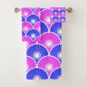 Magenta Blue Chinese Semi Circle Wave Pattern Bad Handdoek (Insitu)