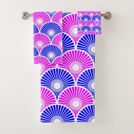 Magenta Blue Chinese Semi Circle Wave Pattern Bad Handdoek (Insitu)