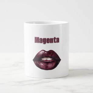 Magenta bordeauxrode lippen grote koffiekop