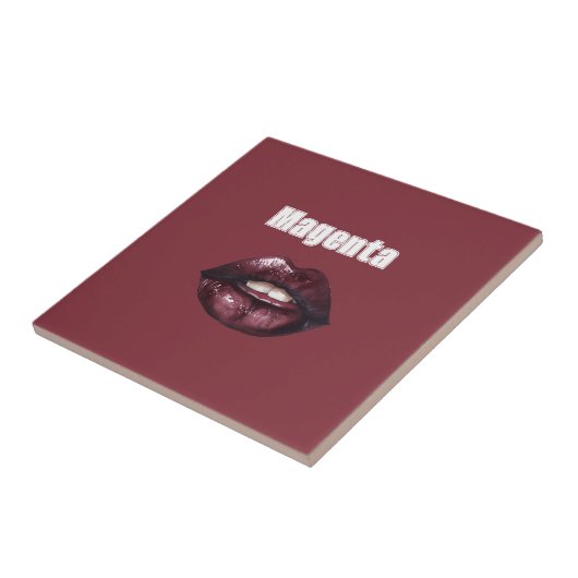 Magenta bordeauxrode lippen tegeltje (Zijkant)