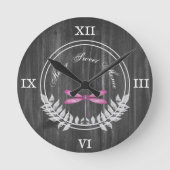 Magenta Dragonfly Rustic Acrylwand Ronde Klok (Voorkant)