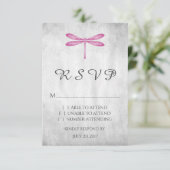 Magenta Dragonfly Wedding RSVP Kaart (Staand voorkant)