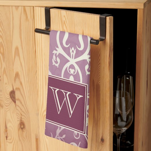 Magenta Elegant Bloei Monogram Handdoek (Derde Gevouwen)