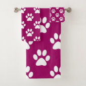 magenta en witpootafdrukken bad handdoek (Insitu)