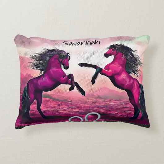 Magenta Fantasy Horses in Cartoon Dot Accent Kussen (Voorkant)