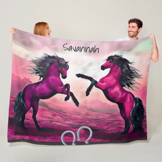 Magenta Fantasy Horses in Cartoon Dot Fleece Deken (In situ)
