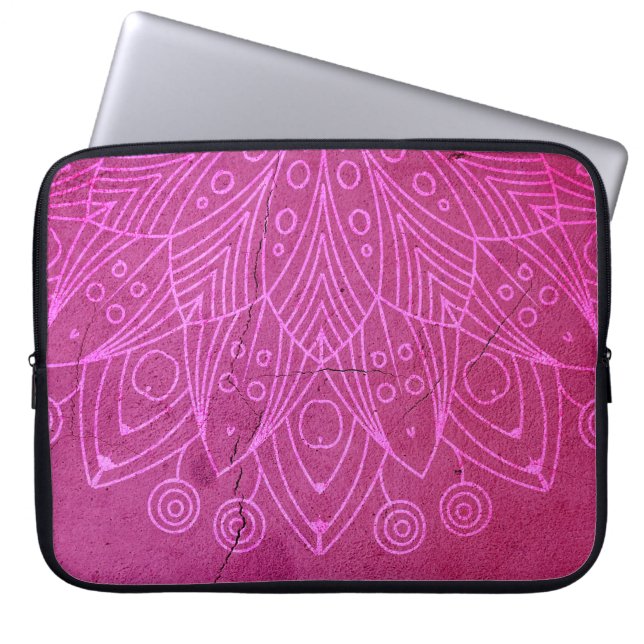 Magenta Mandala Zen Rustic Body Mind Spirit Laptop Sleeve (Voorkant)