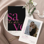 Magenta Melon Black, foto van modern gebold Save The Date<br><div class="desc">Deze 5-inch x 7-inch opslagkaarten zijn voorzien van een minimalistisch ontwerp in levendige meloenen en magenta letters op een zwarte achtergrond met placeholders op de achterzijde voor de betrokken echtpaar namen,  trouwdatum,  locatiegegevens en je favoriete foto!</div>