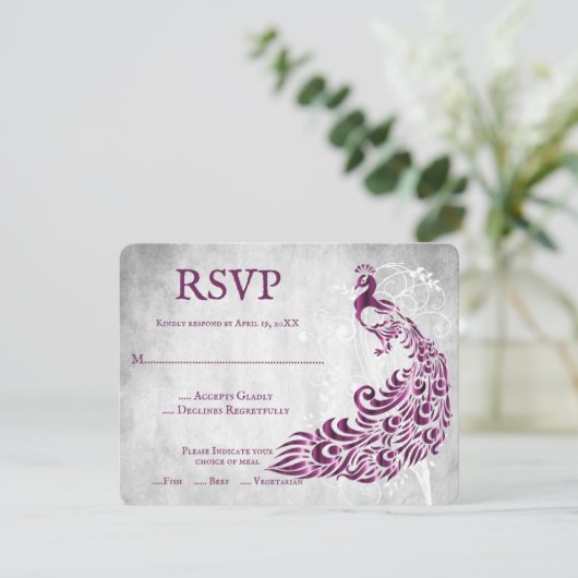 Magenta Peacock Leaf Vine Wedding RSVP Kaart (Staand voorkant)