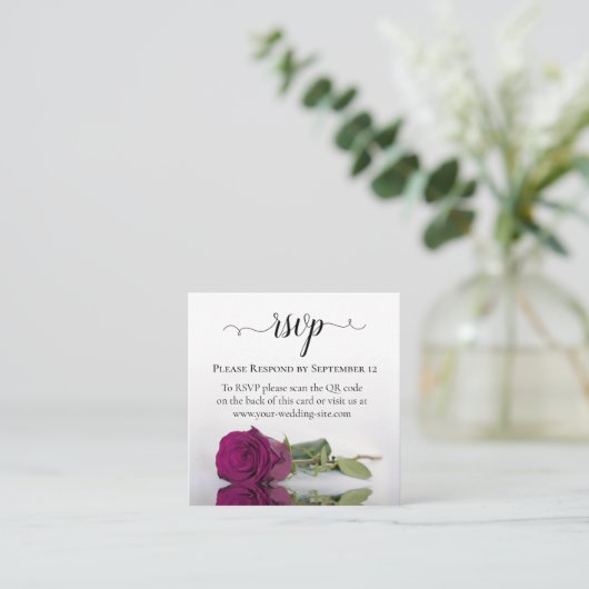 Magenta Roos Elegant Wedding RSVP QR Code Informatiekaartje (Staand voorkant)