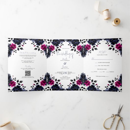 Magenta Roze & Blauwe Inky Floral Waterverf bruilo Drieluik Uitnodiging (Binnen)