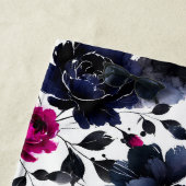 Magenta Roze & Blauwe Inky Floral Waterverf Strandlaken (In situ)