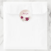 magenta roze bloemen groen bruiloft ronde sticker (Tas)