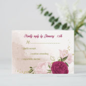 Magenta roze bloemen groene bladeren RSVP kaartje (Staand voorkant)