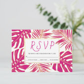 Magenta roze en gouden tropische bladeren bruiloft RSVP kaartje (Staand voorkant)