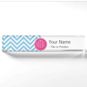 Magenta roze monogram met lichtblauw Chevron Naambordje