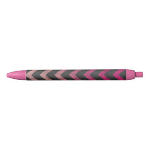 Magenta roze rode ombre donkergrijze chevronpatroo zwarte inkt pen