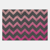 Magenta roze rood ombre donkergrijs chevron patroo inpakpapier vel (Voorkant 3)