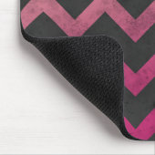 Magenta roze rood ombre donkergrijs chevron patroo muismat (Hoek)