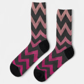 Magenta roze rood ombre donkergrijs chevron patroo sokken (Links)