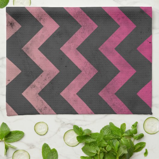 Magenta roze rood ombre donkergrijs chevron patroo theedoek (Gevouwen)
