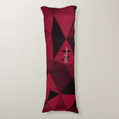 Magenta roze rood zwart geometriepatroon Monogram Lichaamskussen (Voorkant Verticaal)