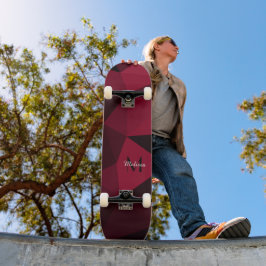 Magenta roze rood zwart geometriepatroon Monogram Persoonlijk Skateboard