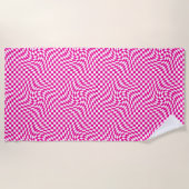 Magenta Roze & Wit Warped Chic Checkered Pattern Strandlaken (Voorkant)