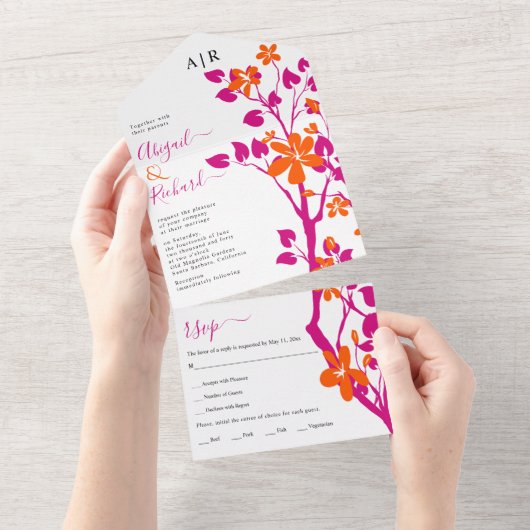 Magenta tak en oranje initialen bruiloft all in one uitnodiging (Afscheurbaar)
