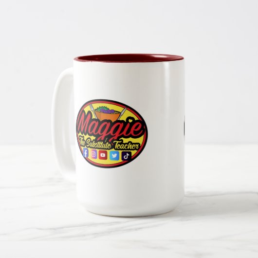 Maggie Mok (Voorkant links)