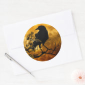 Magic Dark Raven op Harvest Moon Halloween Sticker (Envelop)